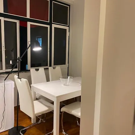 Apartamento T-2 No Centro De *