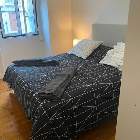 Daire Apartamento T-2 No Centro De *