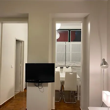 Apartamento T-2 No Centro De Daire Lisboa
